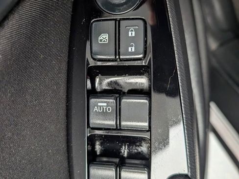 Used 2018 MAZDA MAZDA3 Sport w/ Preferred Equipment Package FWD image 29