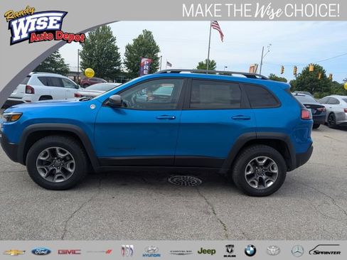 Used 2019 Jeep Cherokee Trailhawk w/ Comfort/Convenience Group AWD/4WD image 6