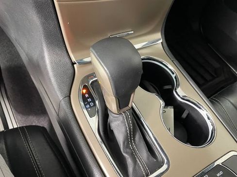 Used 2016 Jeep Grand Cherokee Limited AWD/4WD image 12