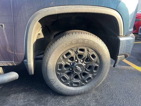 Used 2022 Chevrolet Silverado 2500 LTZ w/ LTZ Plus Package image 3