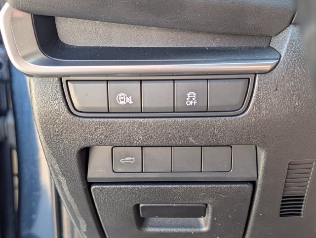 Used 2025 MAZDA MAZDA3 s FWD image 30
