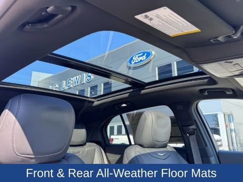 Used 2024 Cadillac XT4 Premium Luxury image 24