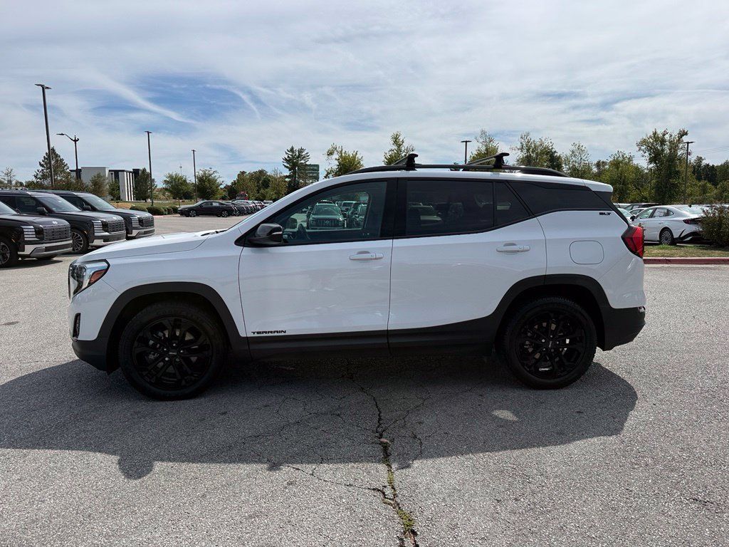 Used 2020 GMC Terrain SLT w/ Preferred Package AWD/4WD image 4
