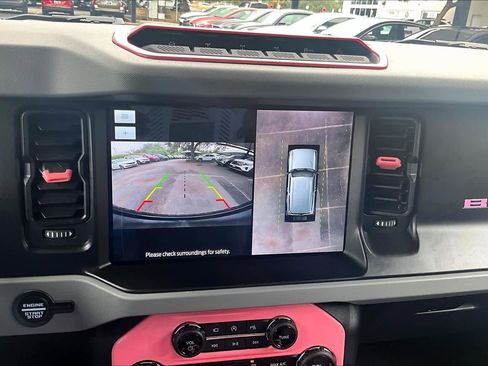 Used 2023 Ford Bronco Badlands image 27