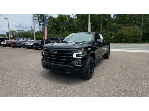 Used 2024 Chevrolet Silverado 1500 High Country w/ Midnight Edition AWD/4WD image 8