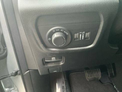 New 2025 Jeep Grand Cherokee Laredo X w/ Luxury Tech Group I image 21