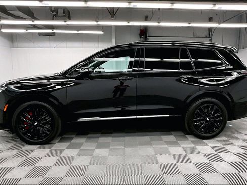 Used 2024 Cadillac XT6 Sport w/ LPO, Onyx Lite Package AWD/4WD image 14