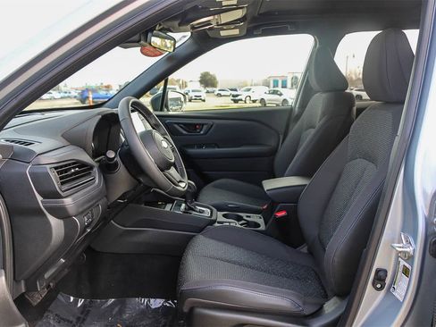 Used 2025 Subaru Forester Premium image 17