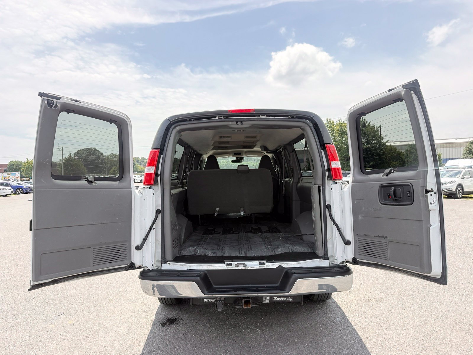Used 2020 Chevrolet Express 3500 LT w/ LT Preferred Equipment Group RWD image 32