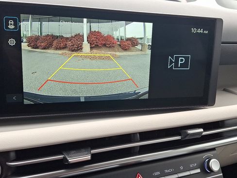 Certified 2025 Hyundai Tucson SE image 18