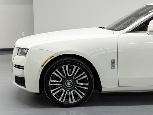 Certified 2022 Rolls-Royce Ghost image 5
