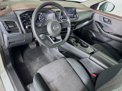 Used 2022 Nissan Rogue S FWD image 8