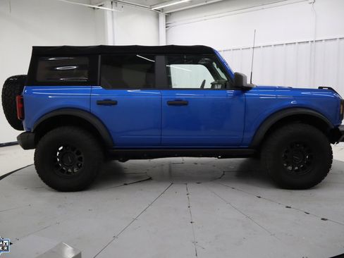 Used 2022 Ford Bronco Black Diamond image 2