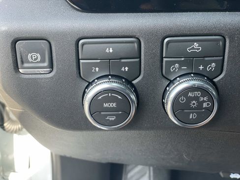 New 2026 GMC Sierra 2500 SLE w/ SLE Value Package; AWD/4WD image 18