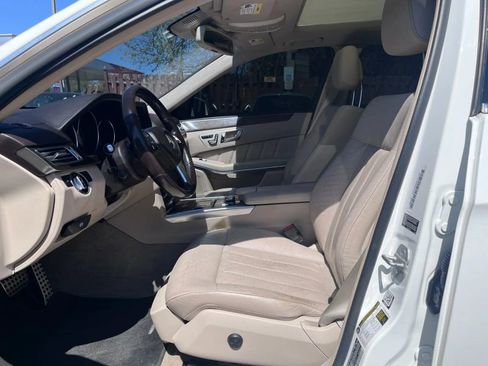 Used 2015 Mercedes-Benz E 400 4MATIC Sedan image 11