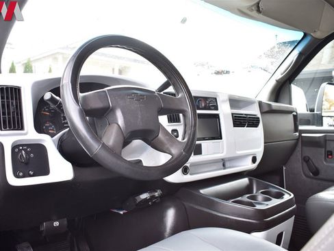 Used 2006 Chevrolet Express 3500 image 3