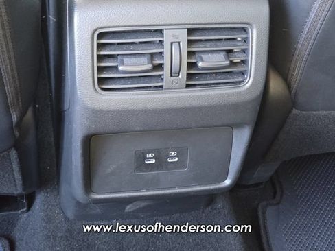Used 2025 Nissan Rogue SV w/ SV Premium Package FWD image 12