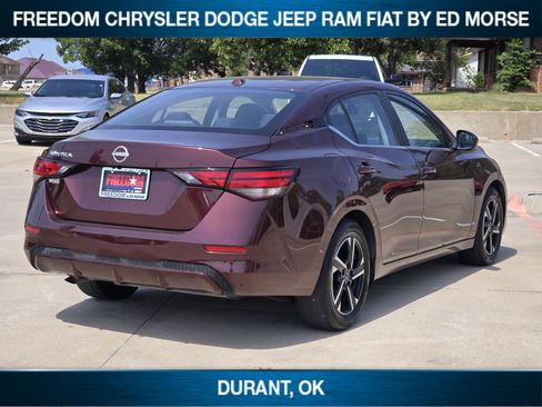 Used 2025 Nissan Sentra SV FWD image 3