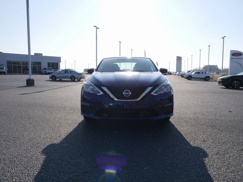 Used 2019 Nissan Sentra S image 9