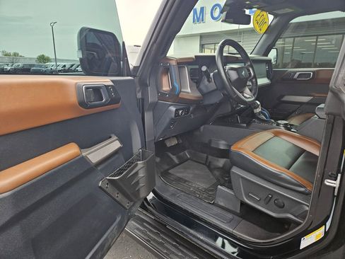 Used 2023 Ford Bronco Outer Banks w/ Sasquatch Package AWD/4WD image 13