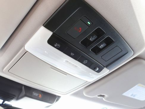 Used 2024 Mitsubishi Outlander 4WD Plug-In Hybrid image 22