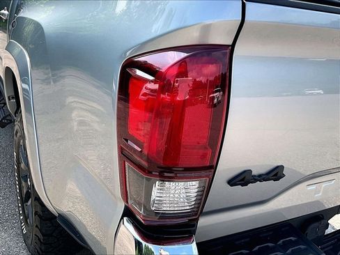Certified 2023 Toyota Tacoma SR5 AWD/4WD image 27