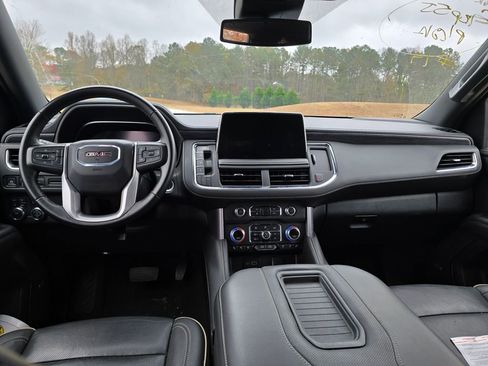 Used 2024 GMC Yukon XL SLT image 21