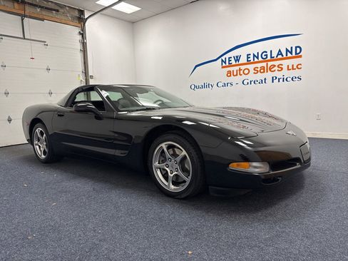 Used 2003 Chevrolet Corvette Coupe w/ Preferred Equipment Group RWD image 5