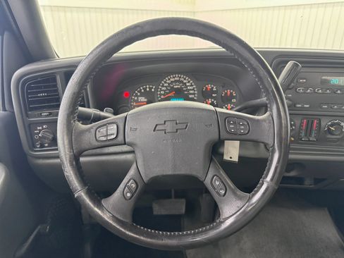 Used 2004 Chevrolet Silverado 1500 W/T RWD image 16