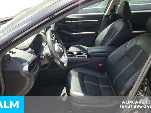 Used 2024 Nissan Altima 2.5 SR FWD image 8