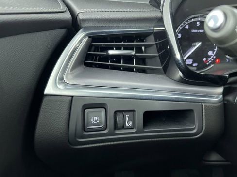 Used 2025 Cadillac XT5 Luxury image 18