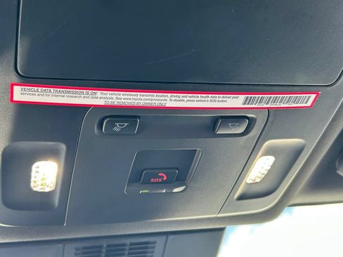 Used 2025 Toyota Camry SE w/ Convenience Package FWD image 18