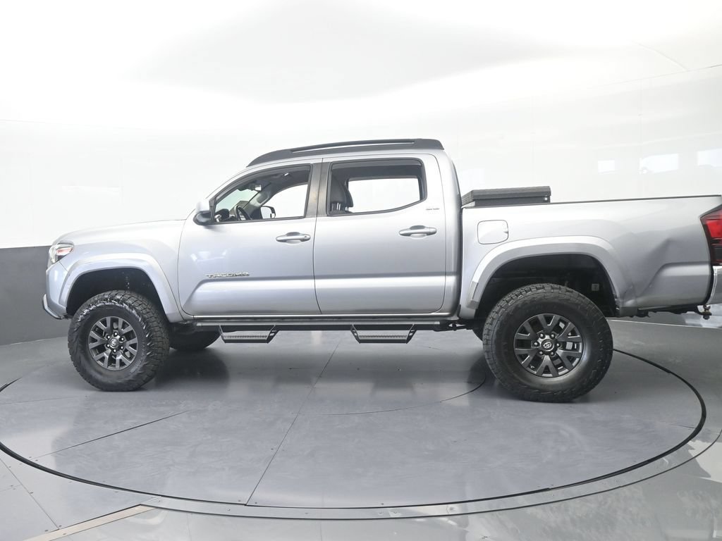 Used 2021 Toyota Tacoma SR5 w/ SR5 Appearance Package (SM) RWD image 3