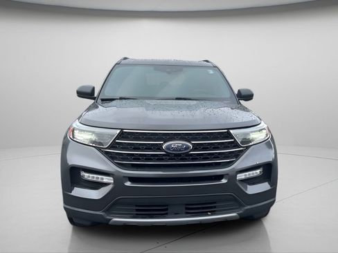 Used 2020 Ford Explorer XLT w/ Equipment Group 202A AWD/4WD image 11