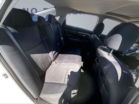 Used 2016 Nissan Altima 2.5 SV w/ Convenience Package FWD image 25