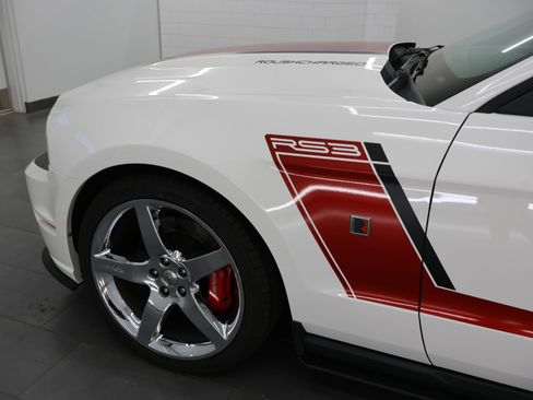 Used 2012 Ford Mustang GT Premium w/ HID Headlamps & Security Pkg RWD image 35