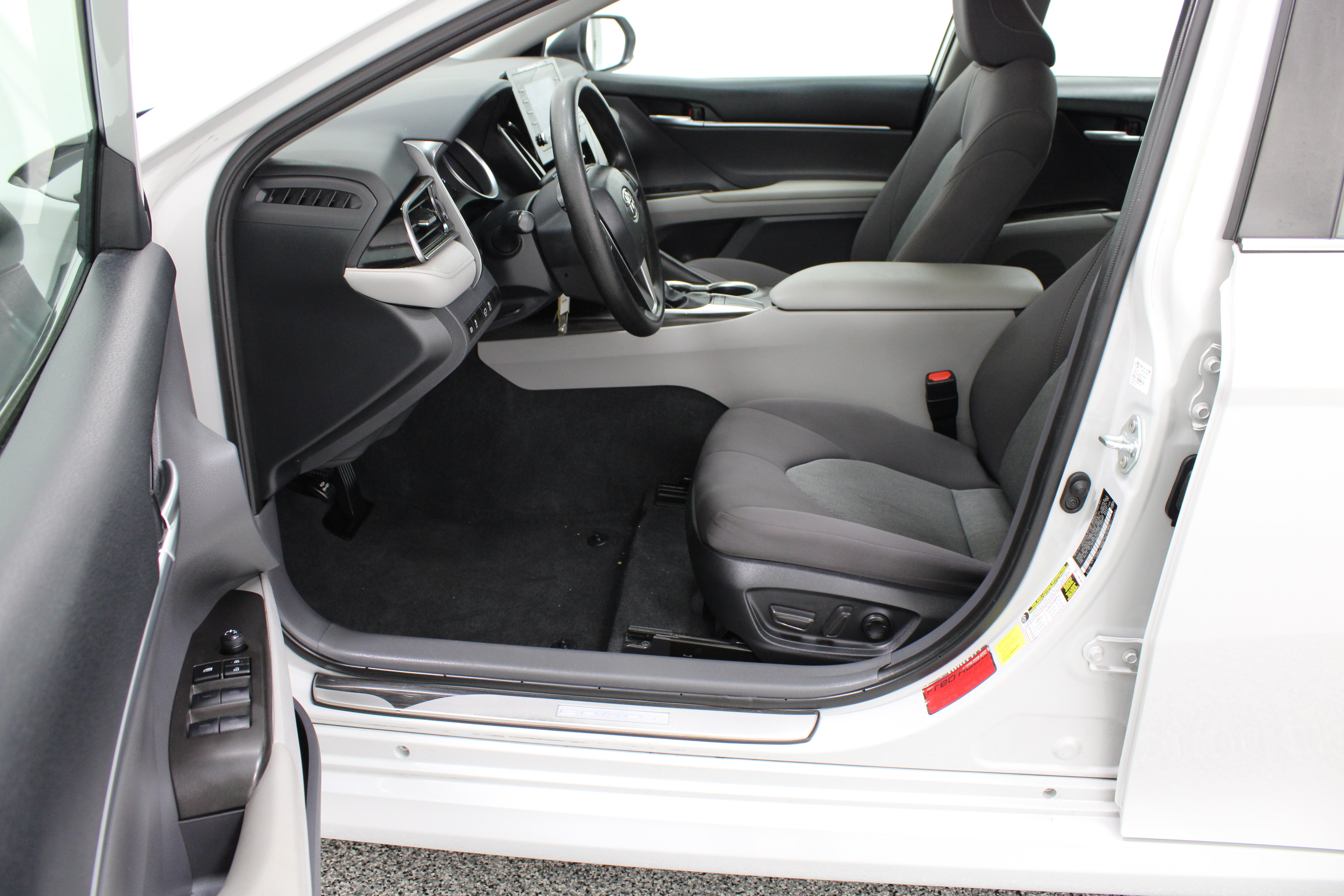 Used 2024 Toyota Camry LE FWD image 14