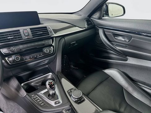 Used 2017 BMW M4 Coupe RWD image 16