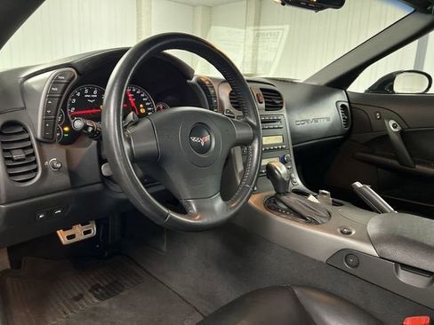 Used 2006 Chevrolet Corvette Convertible w/ Preferred Equipment Group image 10