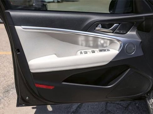 Used 2025 Genesis G70 3.3T Advanced image 28