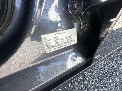 Used 2021 Tesla Model Y Long Range image 32