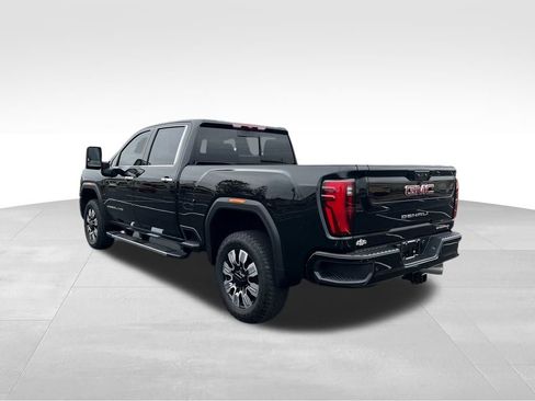 Used 2025 GMC Sierra 2500 Denali image 13