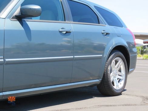 Used 2005 Dodge Magnum R/T w/ Convenience Group II RWD image 24