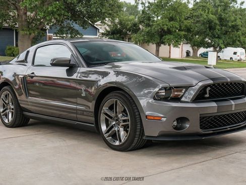 Used 2010 Ford Mustang Shelby GT500 RWD image 12