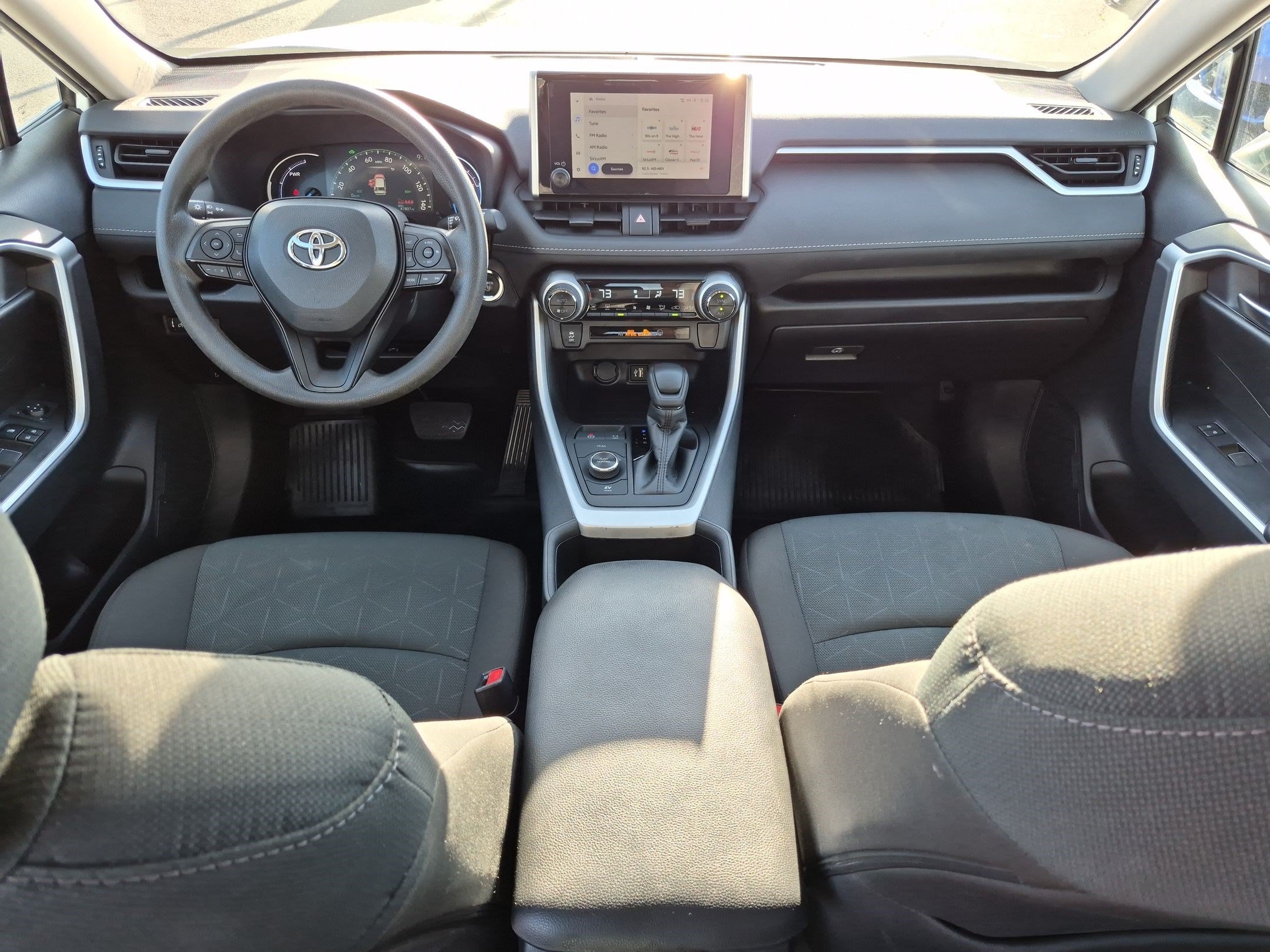 Used 2025 Toyota RAV4 XLE AWD/4WD image 27