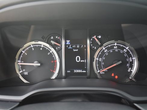 Used 2021 Toyota 4Runner Venture w/ Moonroof Package AWD/4WD image 22