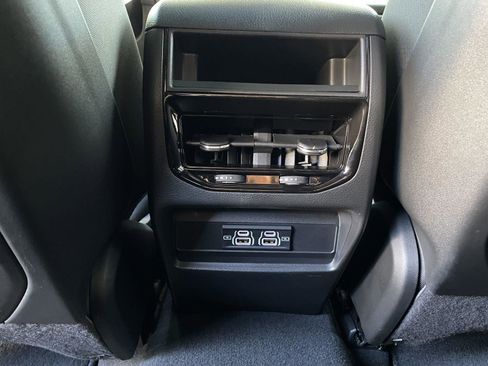 Certified 2025 Jeep Grand Cherokee Laredo X image 38