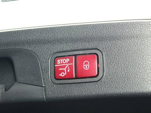 Used 2023 Mercedes-Benz GLE 350 4MATIC w/ AMG Line Exterior image 13