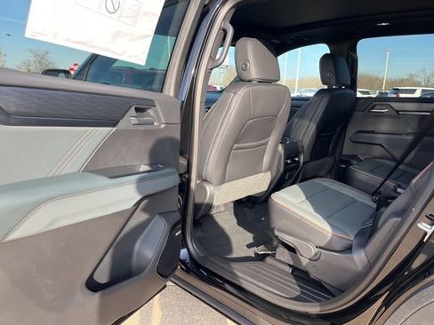 New 2026 GMC Acadia AT4 w/ Luxury Package image 23