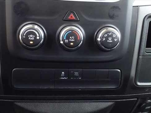 Used 2021 RAM 1500 Classic SLT image 12